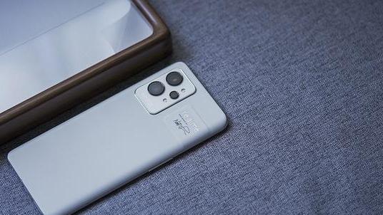 realme|等等党又赢了！realmeGT2Pro降价900元，2K直屏+256GB