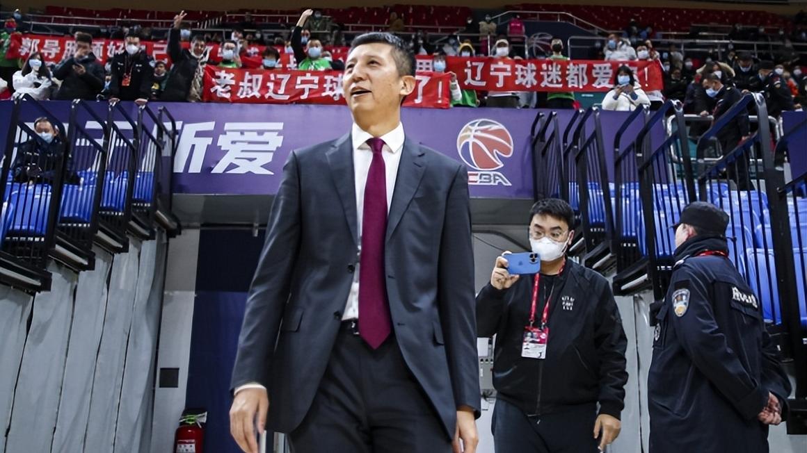 辽宁男篮|郭士强专访！全程感谢辽宁球迷，提横幅感慨万分，并示爱全体辽迷