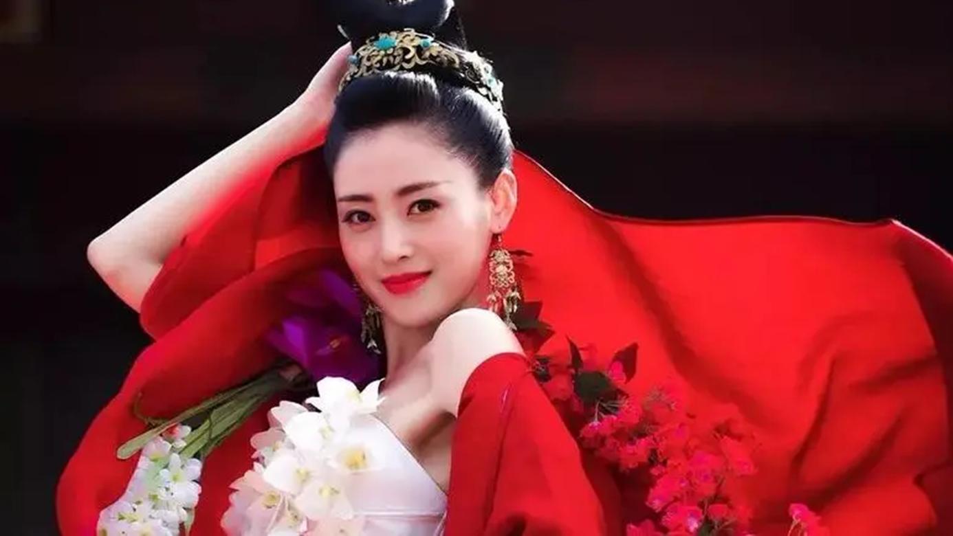 明星|惊鸿一瞥灵气逼人，再相见沦为路人，女明星颜值真无百日红？