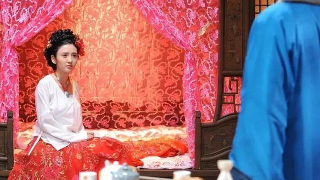 古装剧|古装剧里有争议的服化：唐艺昕韩式盘发，于正造型师去韩国进货