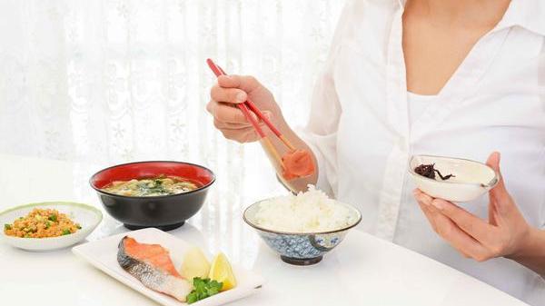 饮食 40岁之后如何养生？提醒：远离这些饮食习惯，大病小痛都不找你！