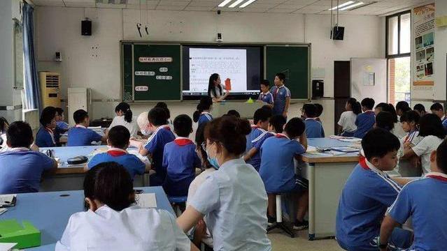 深圳市|深圳对教师进行降薪处理，老师消极怠工，招聘无人理睬