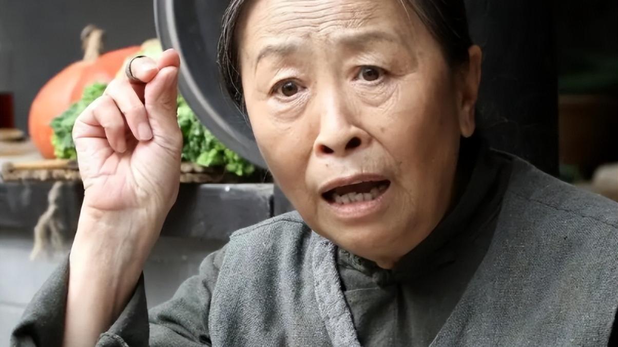 张少华|张少华：逝世一年，丈夫还守着40平的小家，哀念亡妻