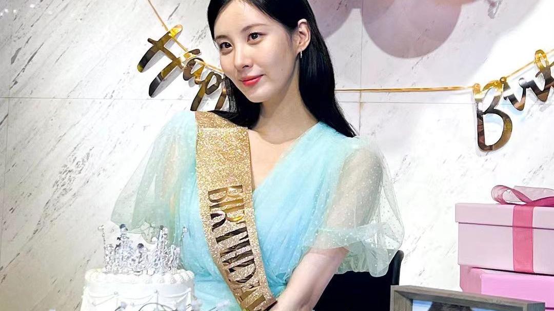 徐玄|少女时代忙内徐贤，晒31岁生日派对美照，优雅公主气质，纯真美貌