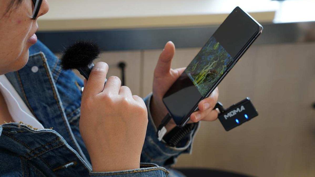 麦克风|酷似AirPods设计 便携更降噪的猛玛 Lark M1在千元价位成首选