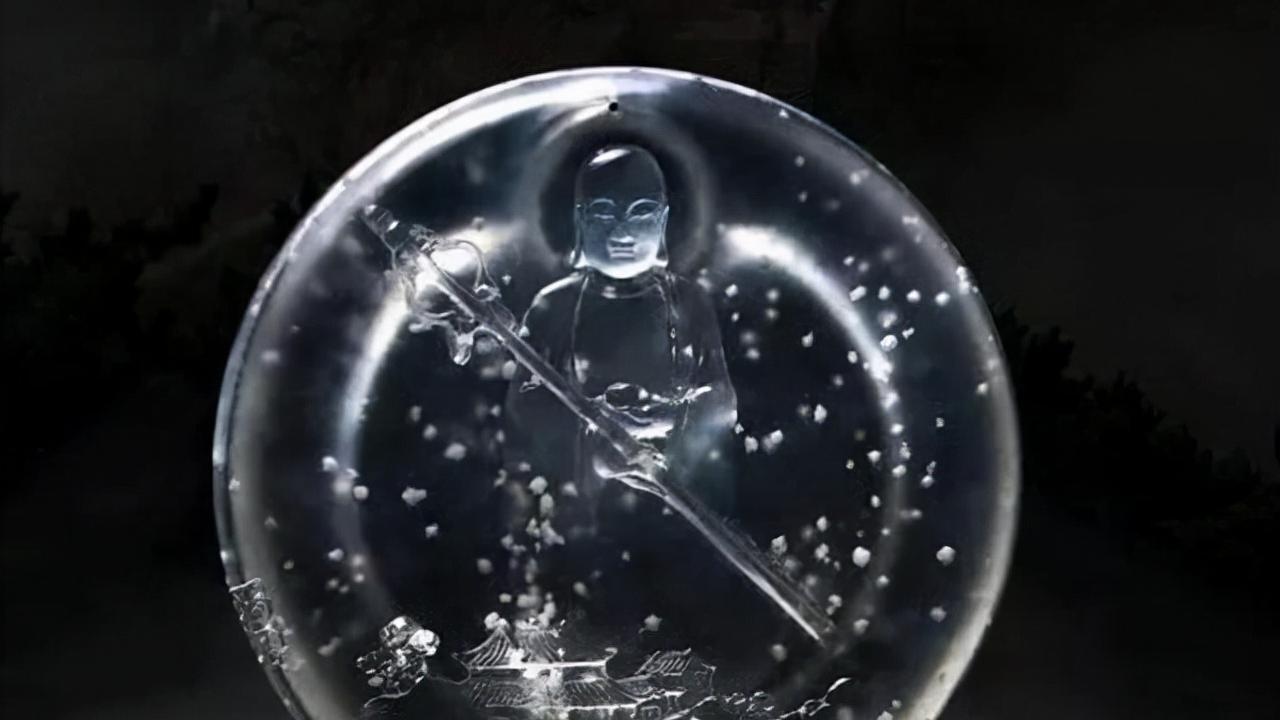 翡翠|实体店卖的翡翠，到底贵不贵？