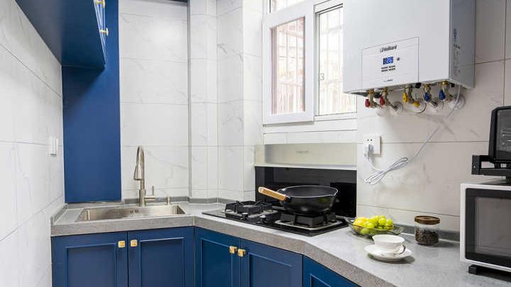 67㎡老单位房改造，冰箱外移打吊柜，巧用弧形元素柔化整个空间