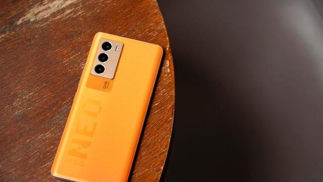 红米手机|机身不烫手！iQOO Neo5S上手体验，全方位优化，玩游戏没烦恼