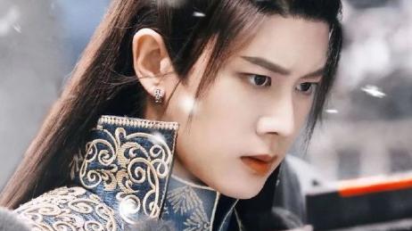 杀青|任嘉伦新剧杀青，解锁新身份，期待与大编剧祁连山早日相见！