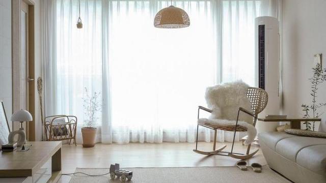 原来留住人心的家，靠的不是豪装！木质+奶茶色，她家掌握了重点