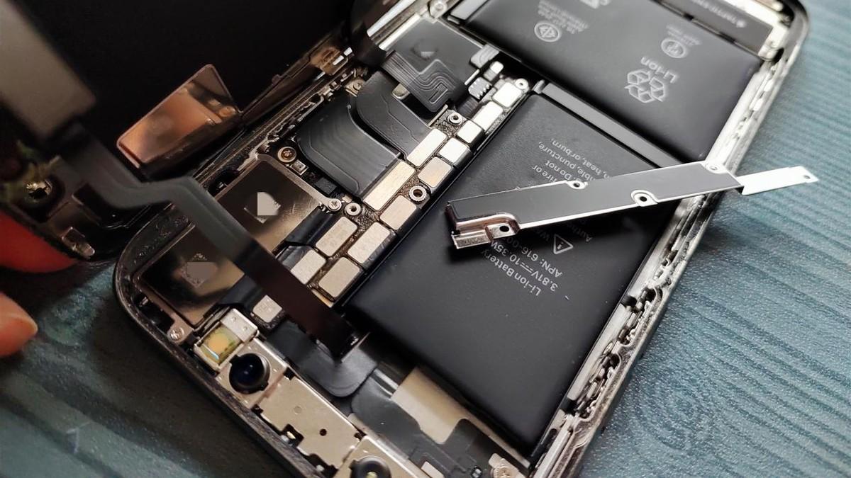 电池|iPhone SE3买不起，百元左右为iPhone X换电池，再战三年