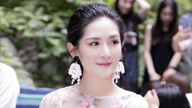 谢娜|她是著名女主持人，在综艺里是搞笑担当，谢娜真的很优秀