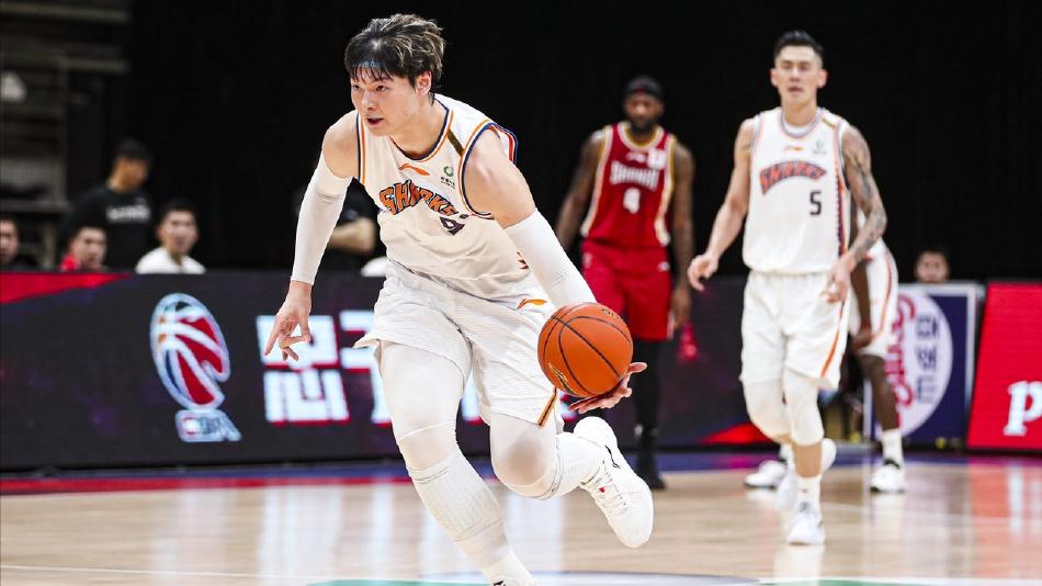 李春江|李春江藏争冠后手，32分NBA落选秀亮剑，给杜锋杨鸣王博上一课