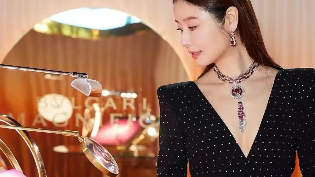 芒果台|小海豚为林心如扎辫子，辫子上全是糖果色夹子，心如吐槽拽光头发