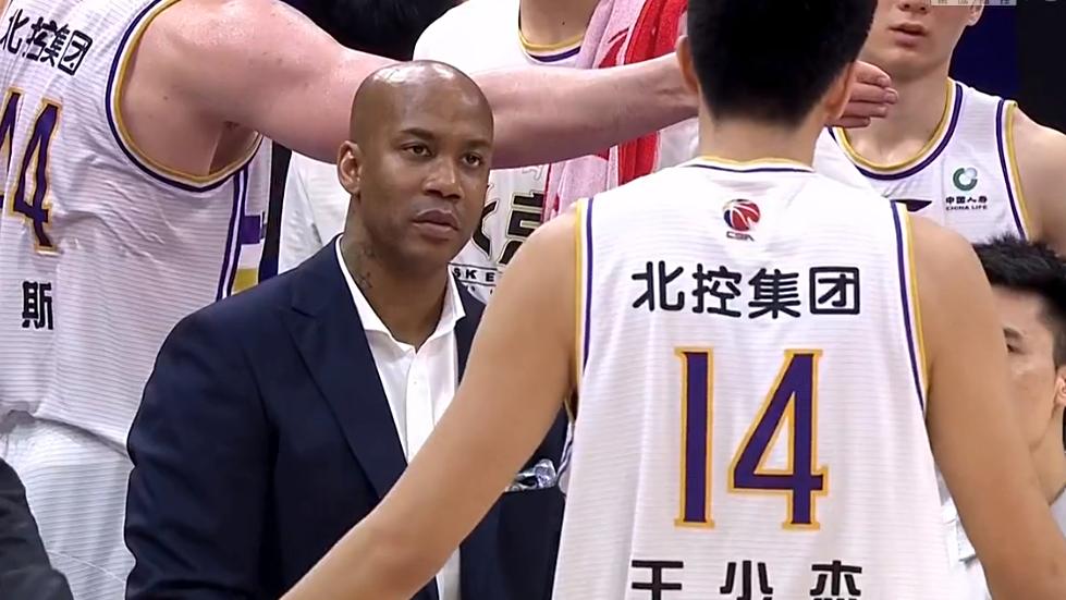 山东男篮|就是命硬！徐长锁连获两个好消息，杜锋也沾光，首钢“自食其果”