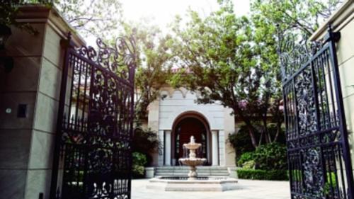 韩雪|韩雪晒出自己的豪宅，附近都是山谷野林，自己一个人住不孤独吗