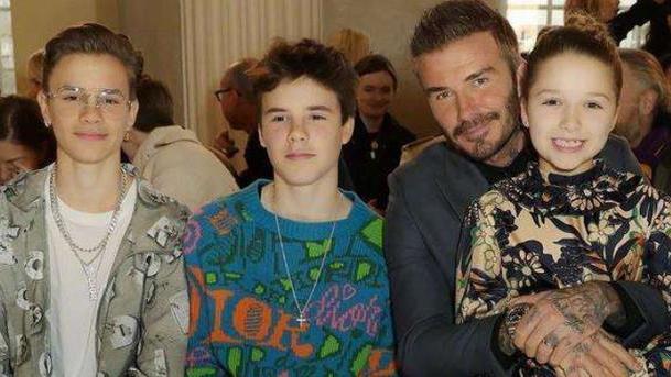 小贝|小贝三公子失恋，17岁回归单身！被长腿女友甩掉，首次经历情伤