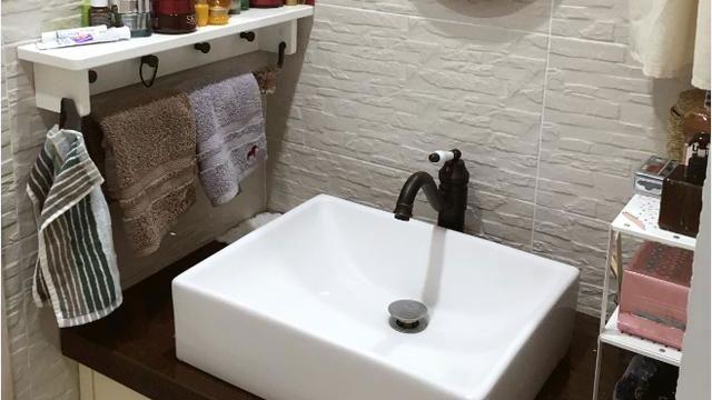 头一次见洗衣机冰箱放这里的，朋友的新房太尴尬，看得我狂吐槽！