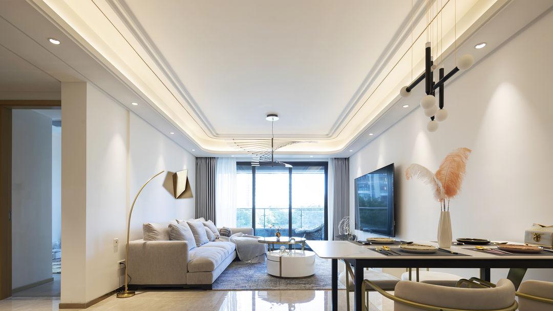 精装房实现空间升级，家里还有超大电竞房，享受不出门的快乐