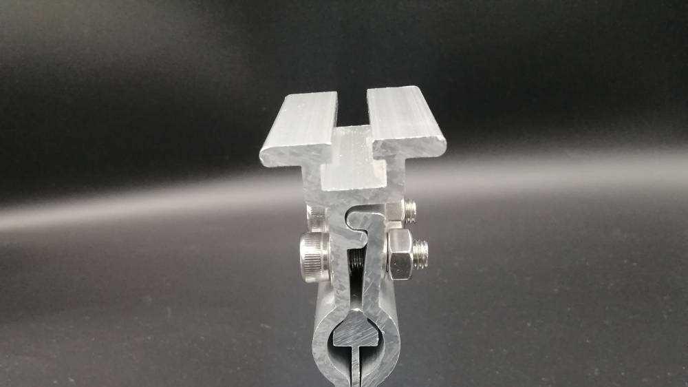 想提高屋面系统的抗风性能，防风夹具了解一下