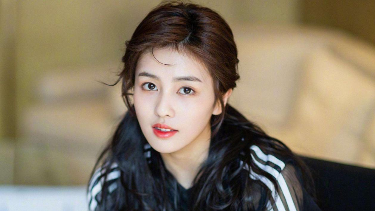 白梦妍|白鹿疑似接女一号新剧，粉丝这都敢接？粉丝：男主怕是许凯罗云熙