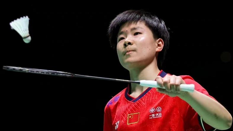 何冰娇|国羽女单战报：何冰娇高歌猛进，王祉怡张艺曼同样慢热、结果不同