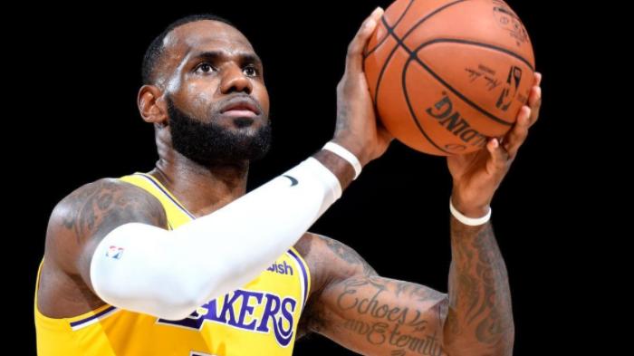 勒布朗·詹姆斯|詹姆斯在意的，应该是延长自己的职业生涯，帮助球队有更好的成绩