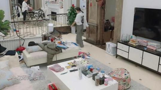 袁姗姗|35岁袁姗姗在北京的家火了，全屋乱到超乎想象，犹如“猪圈”
