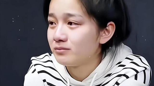 女孩|“素人女孩”考上北电，却引发众人嘲讽与质疑，得知成绩喜极而泣