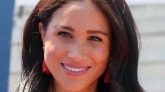 王晓晨|梅根马克尔真的像汤姆鲍尔说的那样，让很多人都消失了吗？