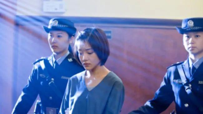 邓家佳|又翻车了？被烂剧缠身，她却凭“滤镜”逃过一劫！