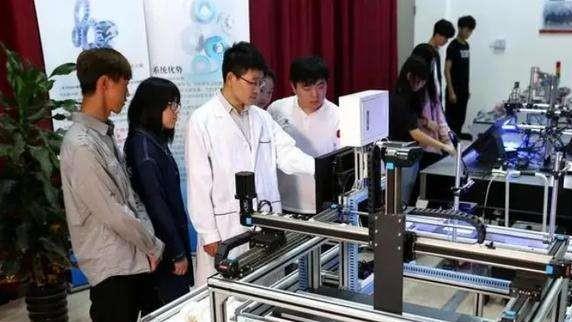 制造业|月薪一万多，招不来机械专业的毕业生，曹德旺预言真的来了