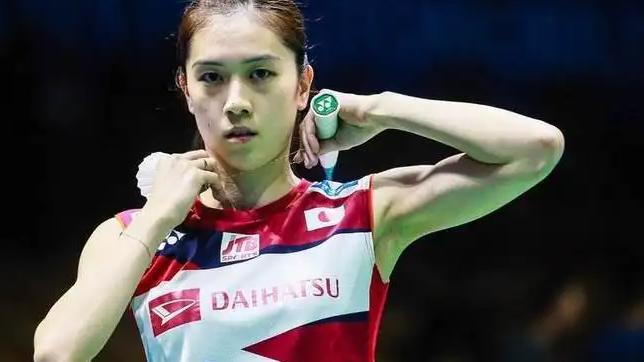 何冰娇|何冰娇险爆冷！2比1逆转晋级，击败日本美女冠军，独守女单上半区