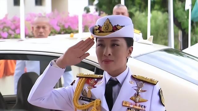 思蕊梵|王室“三位子嗣”手足情深，帕公主懂得谦让，思蕊梵站位归还恩情