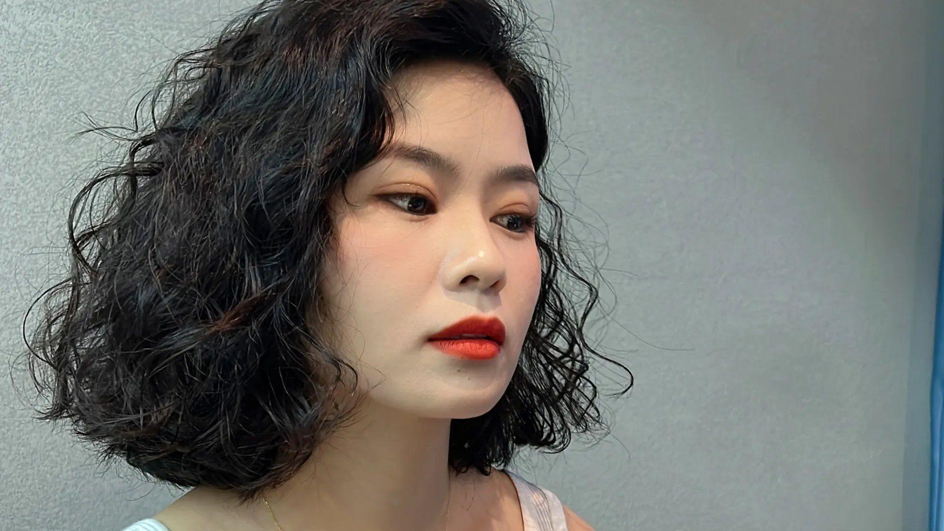 短发 最火女士短发14款，烫卷剪短美美哒，看着很心动