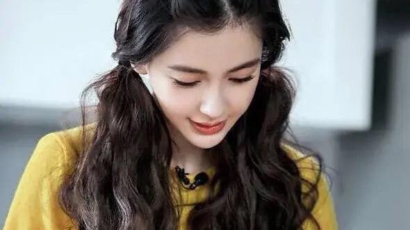 卷发 羊毛卷显头大？半扎起来就好了，俏皮甜美又有韵味，很美.