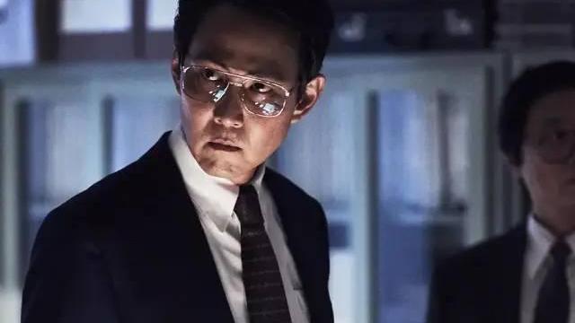 李政宰|凭《鱿鱼游戏》而火遍全球的他，终于又带来一部生猛新作！
