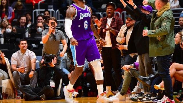 三双|56分+三双+50分，NBA历史第一神迹！老詹亲自揭秘爆发细节