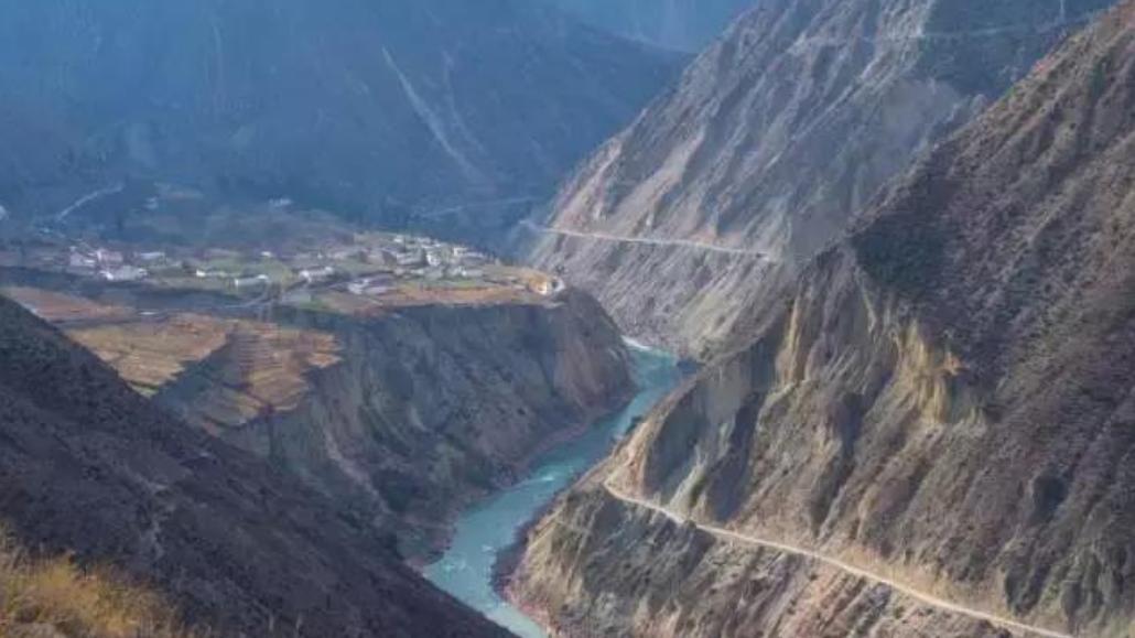 川藏公路|?去西藏走川藏线318怎么样？身边去过的都说不建议去，很危险。