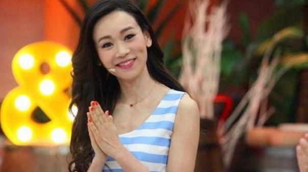 |在TVB消失已久的香港女星杨思琦，如今的她成为了广东电视台女神