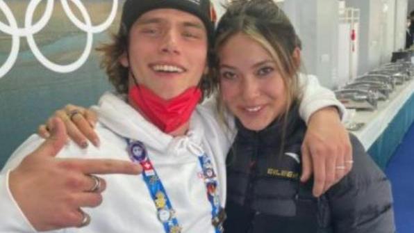 运动员|全国人民都不同意！谷爱凌被外国运动员表白，2人勾肩搭背太亲密