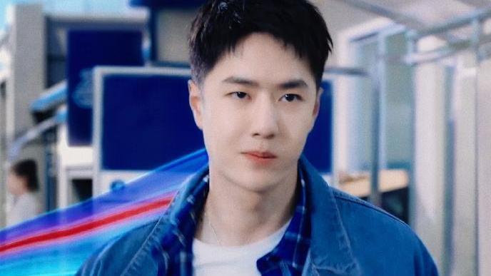 辣妈|王一博和黄渤合作喜剧电影，因戏份占比高，所以番位排在黄渤前面