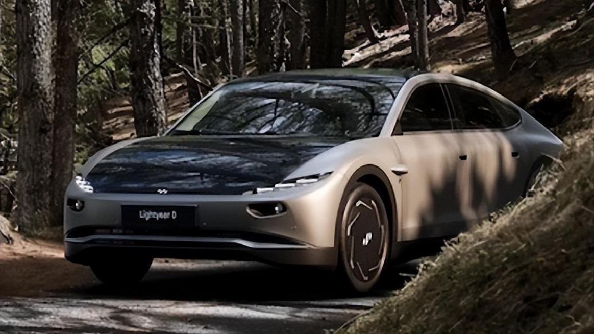 为太阳能电动车点赞：首批太阳能电动车预定2万量，准备上路