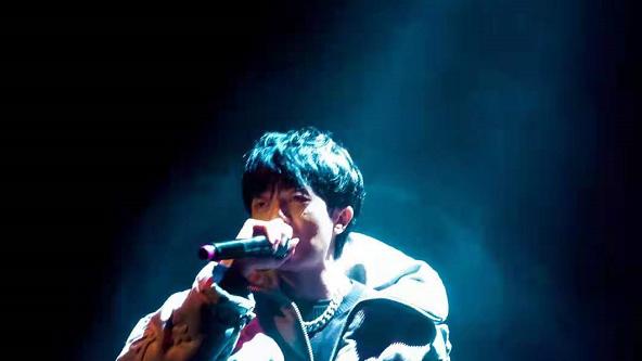 写真|姜云升惨遭圈内Rapper怒喷！700门票是说唱圈的耻辱？