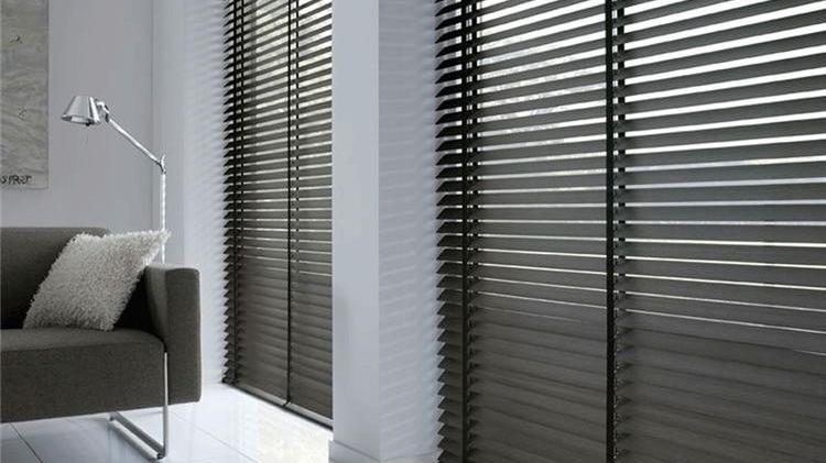 想让窗前变得更美？不妨试试百叶窗