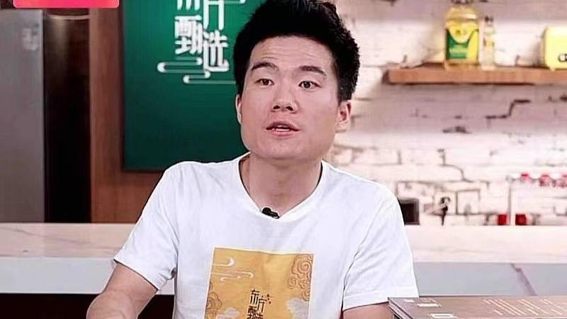 抖音|被神话的董宇辉，迅速爆火地背后，不过是抖音算法又一场大捷