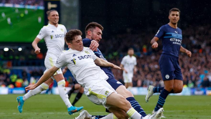 英超|狂飙4连胜，4-0！英超冠军一马平川，10连胜夺欧冠+卫冕剩下2难关