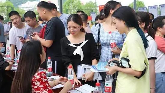 惠州|这两个行业出现“断代难题”，企业开出年薪百万，却依然难以招人