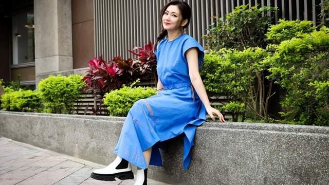 Selina|Selina重提当年“火吻”，男友反应让她感动：像美人鱼长出双脚