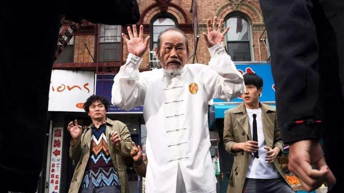 成龙|成龙花800万片酬都请不动的演员，陈思诚却只用了40万就搞定了